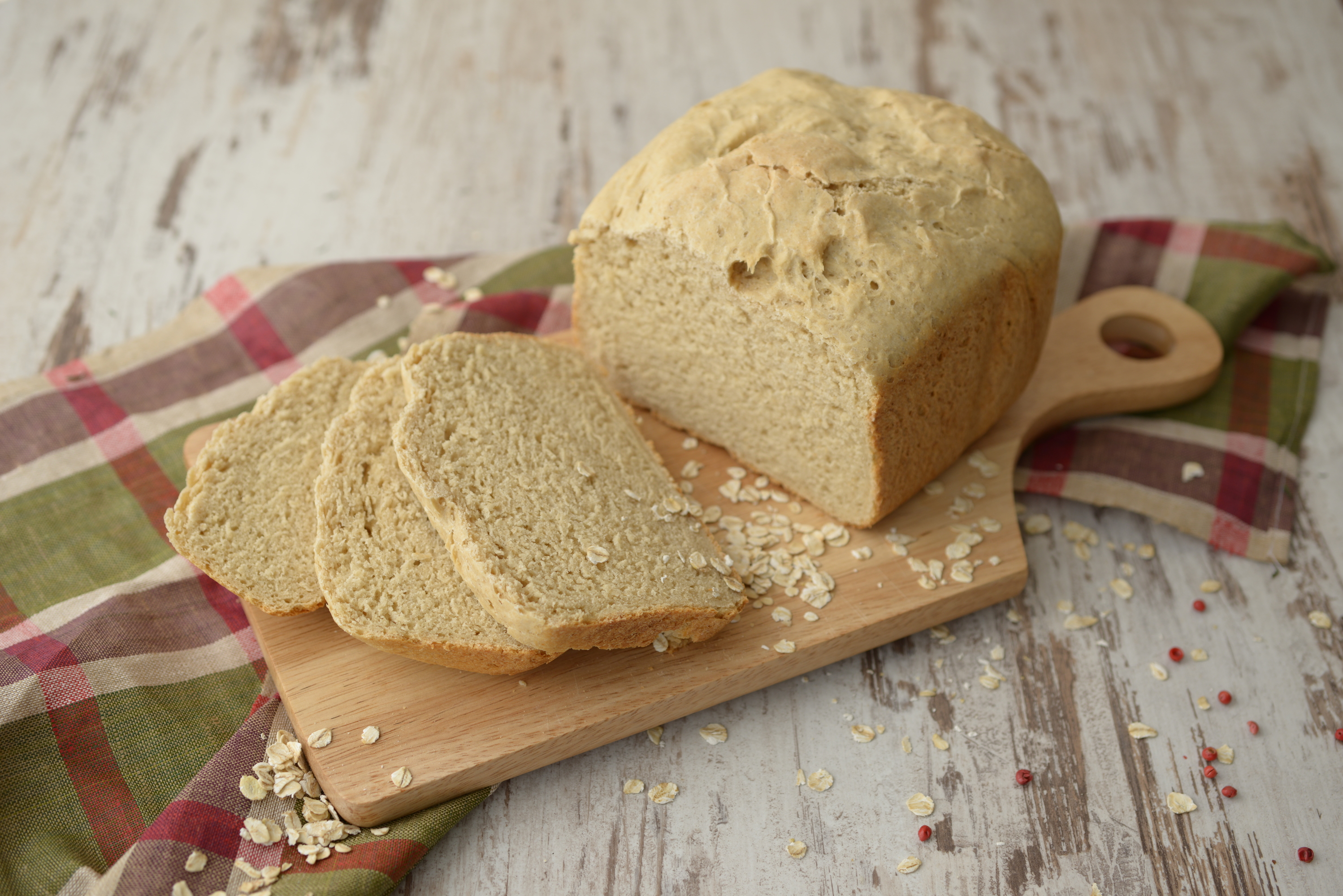 Рецепт по приготовлению овсяного хлеба в хлебопечке.