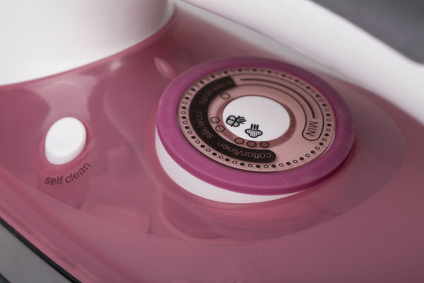 Утюг REDMOND RI-C233 - фото 4 - купить в интернет-магазине Редмонд